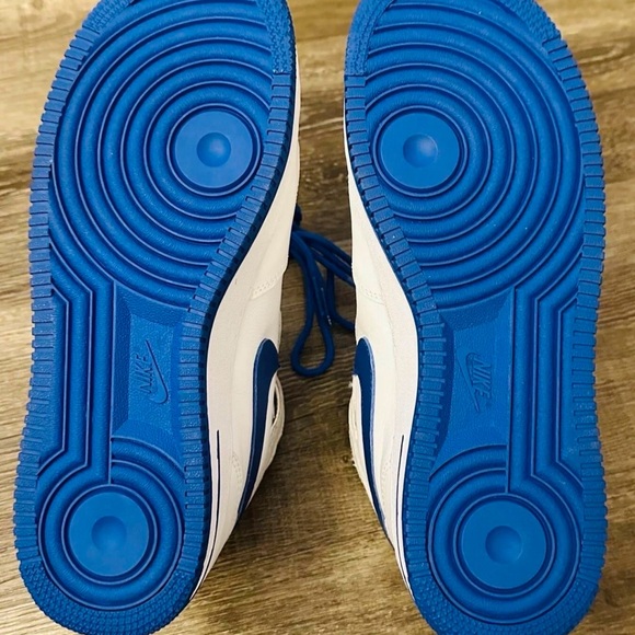 Collectors Item Nike Air Force 1 Mid Men’s Sneakers US 9.5 New Style 306352 141 - Picture 4 of 7